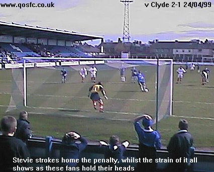 [Stevie Mallan slots home the penalty]